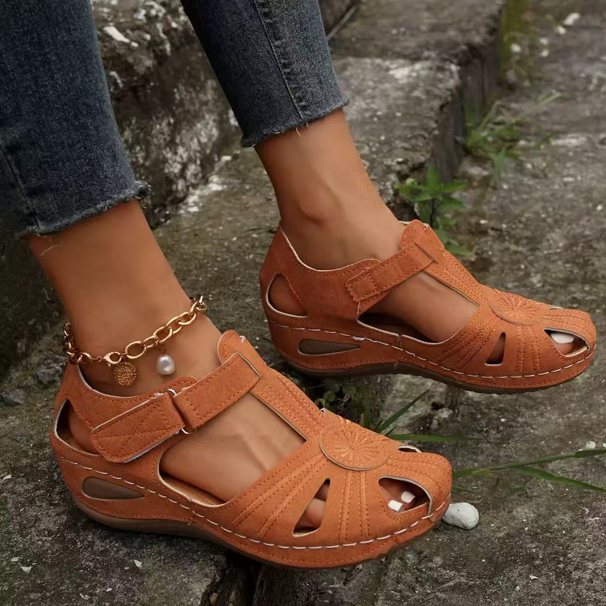 Comfortable Roman Wedge Sandals with Closed Toe 🔥 – Lightweight, Breathable, Pain-Free All Day